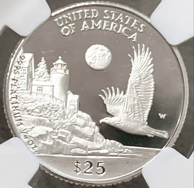 1998年発行のアメリカプラチナ・イーグル $25硬貨、自由の女神とハクトウワシのデザイン